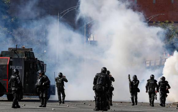 1.500 hombres de la Policía fueron desplegados ayer para atender las manifestaciones ciudadanas en Medellín. FOTO: Archivo.