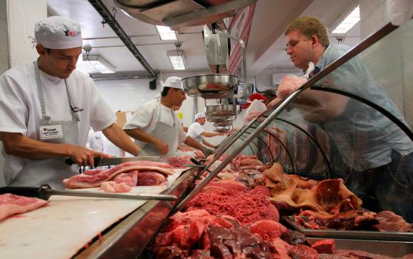 Los precios de la carne de res y pollo presionaron al alza la inflación en mayo. FOTO archivo EL COLOMBIANO