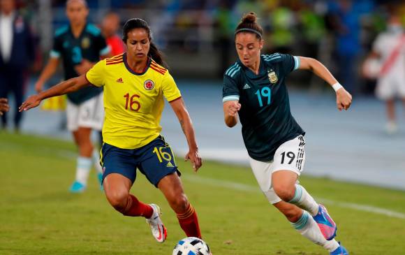 La selección Colombia femenina empató 2-2 con Argentina, duelo que se disputó en el estadio Pascual Guerrero. FOTO EFE 
