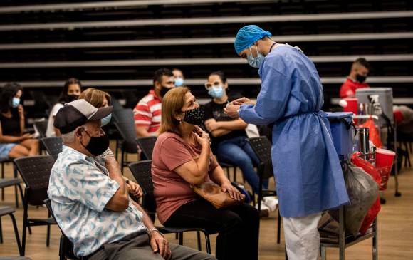 Más de 14 millones de personas han completado su esquema de vacunación en el país. FOTO Camilo suárez