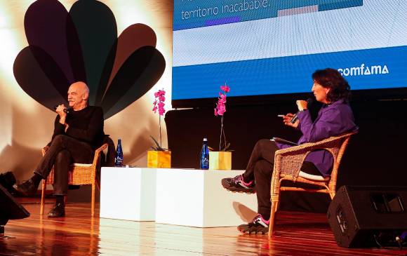 Martín Caparrós y Luz María Sierra, durante su charla en el Hay Jericó