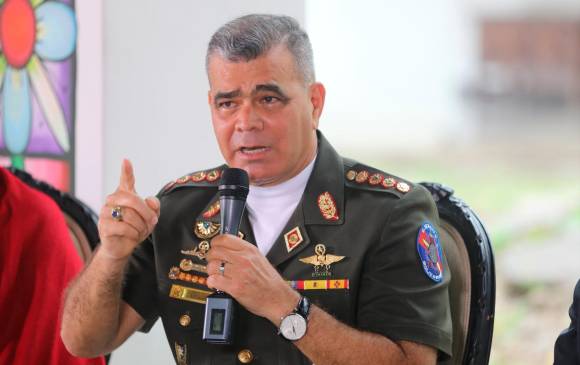 El ministro de Defensa de Venezuela, Vladimir Padrino, se mostró molesto por la visita de Craig Faller, jefe del Comando Sur de EE. UU., a Colombia. FOTO TOMADA DE @PrensaFANB 