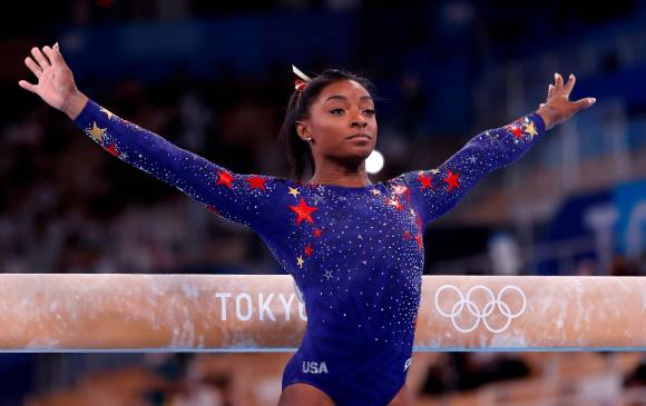 Simone Biles se retiró de cinco pruebas en las justas de Tokio. FOTO EFE