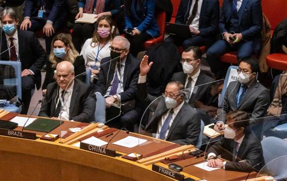 El embajador Zhang Jun fue quien expuso la posición de China frente a lo que se está presentando en el continente europeo. FOTO EFE/Justin Lane