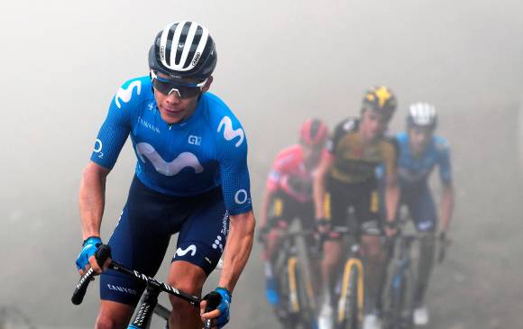 El colombiano Miguel Ángel López se retiró de la Vuelta a España, en la disputa de la etapa 20 cuando perdía más de siete minutos en la general. FOTO EFE