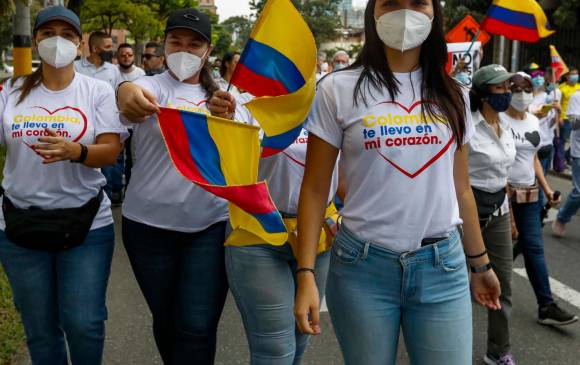 Una iniciativa ciudadana, conocida como “Colombia te llevo en el corazón”, convocó este domingo a una marcha pacífica en Medellín. Foto: Manuel Saldarriaga Quintero.