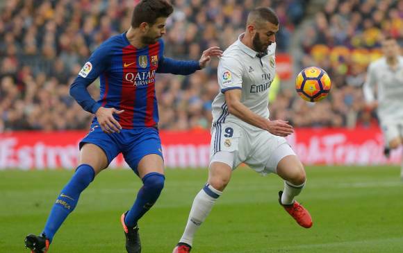 Gerard Piqué y el francés Karim Benzemá sí estarán presentes en la contienda. FOTO ARCHIVO EFE