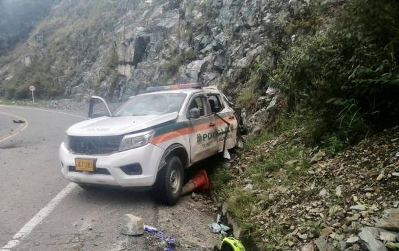 Los dos patrulleros heridos fueron trasladados al Hospital San Juan de Dios del municipio de Santa Fe de Antioquia. Por ahora, su pronóstico es reservado. FOTO: POLICÍA NACIONAL