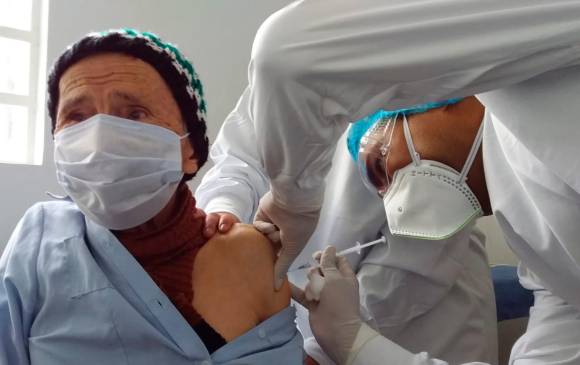 Las primeras 20 dosis de la vacuna para los presos se aplicaron en las cárceles La Picota y La Modelo de Bogotá. FOTO INPEC
