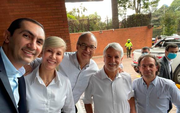 De izquierda a derecha, David Barguil, Dilian Francisca Toro, Juan C. Echeverry, Enrique Peñalosa y Federico Gutiérrez. FOTO CORTESÍA
