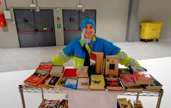 Ana María ha recibido diferentes premios y fue invitada a entregar el Goya 2021 a mejor película. En la pasada Feria del Libro de Madrid presentó Libros que salvan. FOTO cortesía.