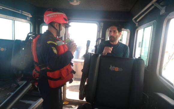 Daniel Restrepo se encontraba en buenas condiciones de salud tras el naufragio. Foto Armada Nacional.