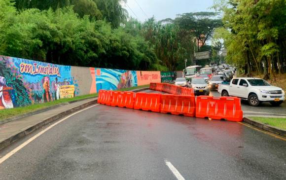 Tras deslizamiento, cierran Las Palmas a la altura de Carulla