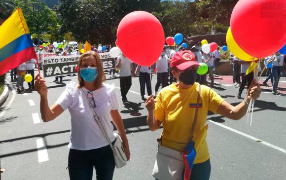 En Medellín no se han reportado incidentes hasta el momento en las manifestaciones. Imagen del que llamaron Desfile Pacífico. FOTO: Manuel Saldarriaga