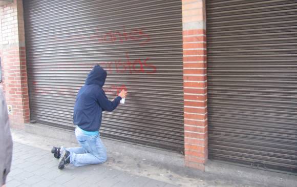 Em Bogotá comerciantes denuncian amenazas contra sus negocios por redes sociales. FOTO archivo