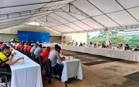En cumbre de barristas se habló más que de fútbol