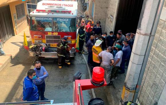 Controlado incendio en el Centro de la Moda, en Itagüí