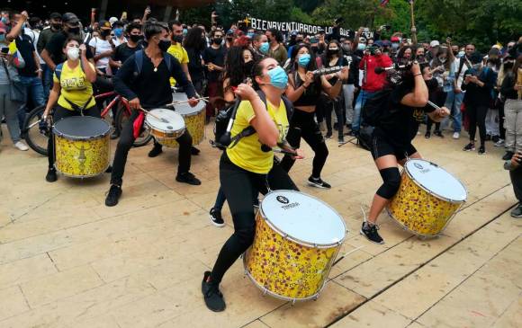 Músicos y artistas se congregaron en el Parque de los Deseos para continuar con las protestas de forma pacífica. Foto: Manuel Saldarriaga
