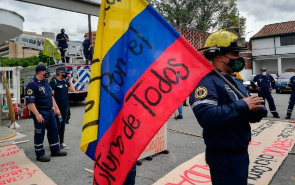 Según los oficiales del cuerpo de bombero de Medellín, está resolución pone unas condiciones muy exigentes para estar en un cuerpo de bomberos. Foto Manuel Saldarriaga 