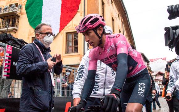 El ciclista colombiano Egan Bernal (Ineos) ha ganado dos etapas y es el líder de la clasificación de los jóvenes y la general del Giro. FOTO EFE