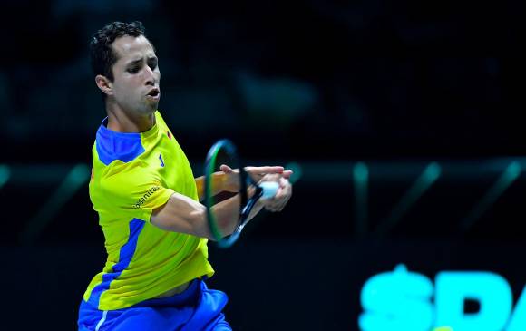El colombiano Daniel Galán, raqueta número uno del país derrotó en tres sets a John Isner e igualó la serie de Colombia ante Estados Unidos. FOTO EFE