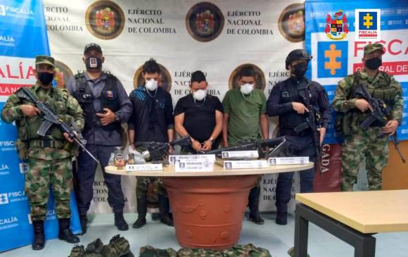 Junto con alias “Mamarrón” fueron procesados otros miembros de la disidencia del Frente 5° de las Farc FOTO: CORTESÍA FISCALÍA. 