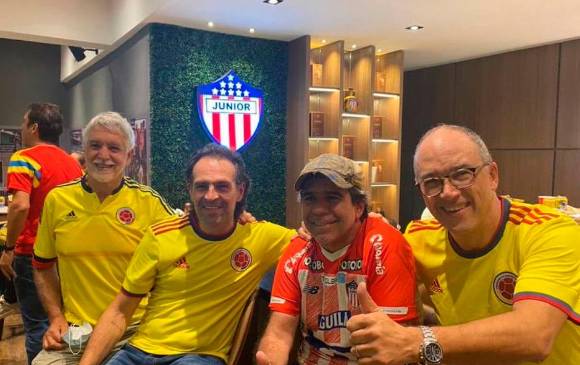 De izquierda a derecha: Enrique Peñalosa, Federico Gutiérrez, Alejandro Char y Juan Carlos Echeverry, quienes se reunieron el pasado martes en Barranquilla. Los cuatro están en diálogos para crear una coalición para las elecciones de 2022. FOTO CORTESÍA
