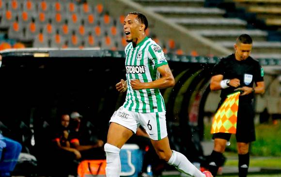 El centrocampista Michael Chacón empieza a consolidarse en Nacional. El sábado anotó el primer gol del verde. FOTO dimayor