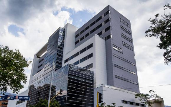 La sede sur de la Clínica Las Américas, ubicada en la avenida El Poblado, se convertirá ahora en un centro de atención con servicios de mediana y alta complejidad. FOTO Julio César Herrera