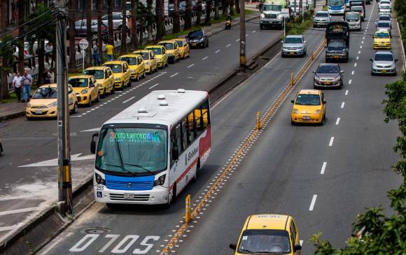 Este es el carril de la avenida Guayabal que quedaría a contraflujo. FOTO Julio César Herrera