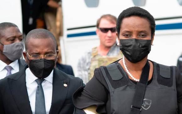 La primera dama Moise regresó a su país tras diez días de haber estado hospitalizada en Miami. FOTO EFE