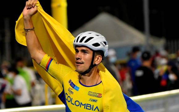 El patinador Pedro Armando Causil, del registro de Antioquia, es una de las figuras del Mundial que se disputa en Ibagué, al llegar a 20 medallas de oro en la máxima cita. FOTO CORTESÍA FEDEPATIN 