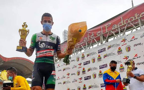 El ciclista antioqueño se quedó con el tercer lugar del podio en la Vuelta al Táchira. FOTO TOMADA TWITTER @ORGULLO PAISA