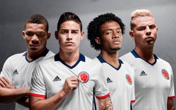 Para la Copa América Centenario 2016 el diseño de la camiseta fue este, con un fondo blanco.