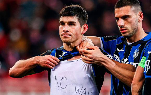 “No a la guerra en Ucrania”, el mensaje del jugador. FOTO Twitter @Atalanta_BC