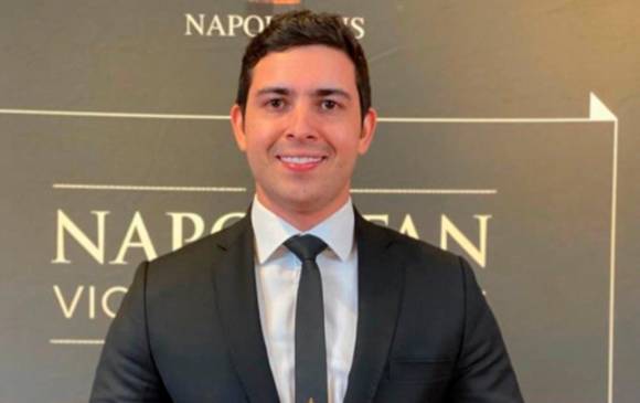 Esteban Restrepo viajó a recibir el premio y habría concretado además reuniones con funcionarios en Miami. FOTO cortesía