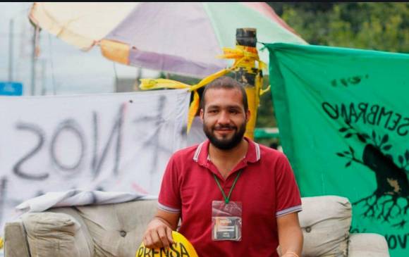 Tres disparos en la cabeza acabaron con la vida del líder estudiantil y periodista alternativo Esteban Mosquera en una calle de Popayán. FOTO CORTESÍA