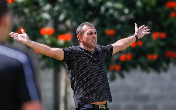 Juan Carlos Ramírez, de 49 años, hizo parte de la nómina campeona de la Copa América 2001 con la Selección Colombia de mayores. Ahora aplica su experiencia como técnico. FOTO Jaime Pérez