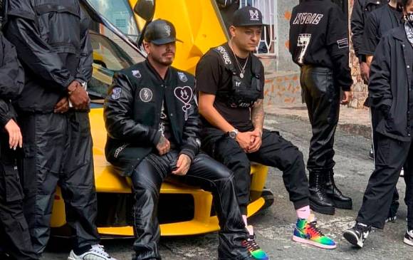 J Balvin está grabando un video musical en las calles de la comuna 5 de Medellín. FOTO TOMADA DE TWITTER @PortalJBalvinBR