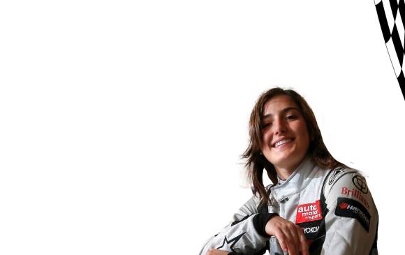 Tatiana, de 28 años de edad, probó por primera vez un monoplaza de AJ Foyt Racing en julio pasado en el circuito de Mid-Ohio. FOTO GETTY