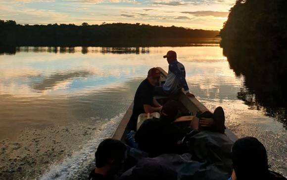 Pasaron cinco días en las selvas que rodean el río Vaupés, a merced de los peligros de la naturaleza. FOTO Diana Forero