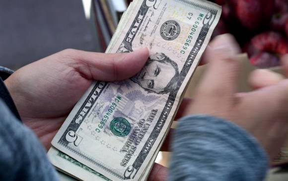 La Tasa Representativa del Mercado del dólar hace 6 meses alcanzaba los $3.849,53, según la Superfinanciera. FOTO Getty