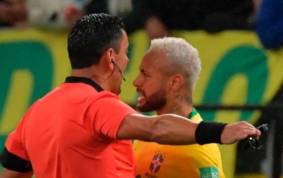Tobar no podrá volver a pitar en partidos Conmebol por un tiempo indeterminado. Foto AFP
