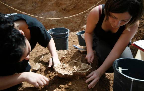 Hallan grupo humano que pudo originar a los neandertales