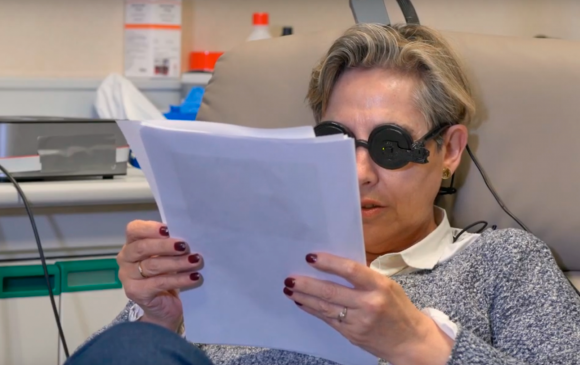Esta es la primera vez que se realiza un implante cerebral de este tipo en una persona ciega. Foto: Universidad Miguel Hernández de Elche