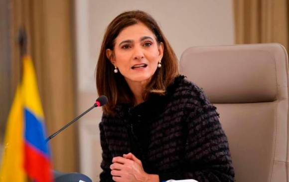 La ministra de Transporte, Ángela María Orozco, había confirmado que, pese a lo ocurrido, el proceso seguía adelante. FOTO: COLPRENSA.