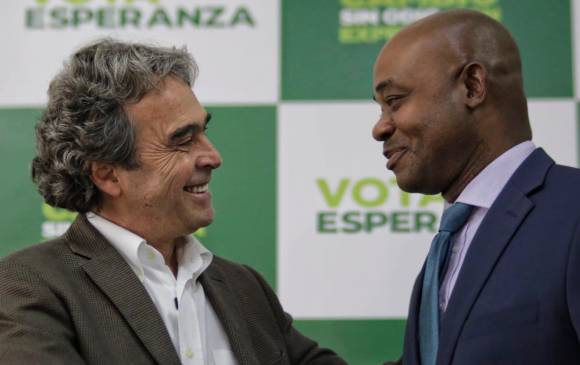 Fajardo, que se impuso en la consulta de centro con poco más de 720.000 votos, convenció al exmnistro de ambiente. FOTO COLPRENSA