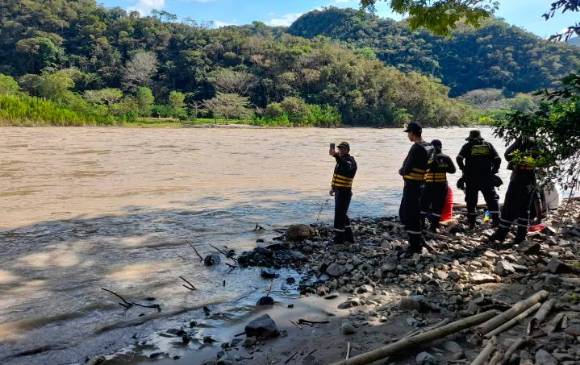 Los organismos de socorro de la zona coordinados por el Dagran avanzan en la búsqueda de las cuatro personas desaparecidas en el río Cauca, pero aún sin resultados. FOTO CORTESÍA DAGRAN