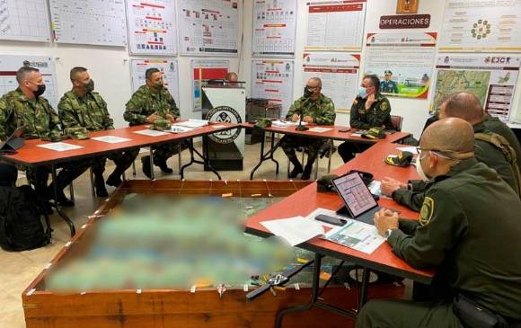 Las autoridades realizaron un consejo de seguridad e iniciaron las investigaciones para dar con el paradero de los responsables de esta masacre. FOTO TOMADA TWITTER @COMANDANTE_EJC