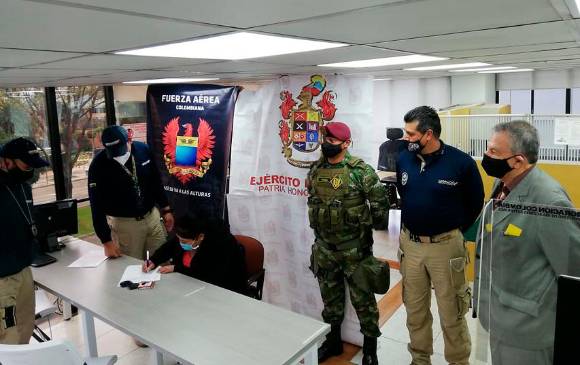 La sospechosa habría timado varias veces a través de créditos de vivienda en su país. FOTO: COLPRENSA